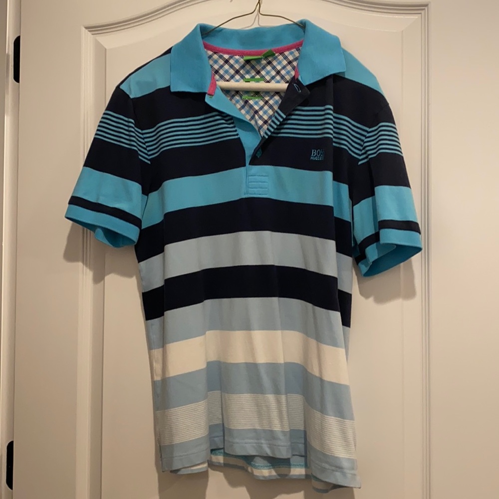 Men’s Hugo boss T-shirt polo.
